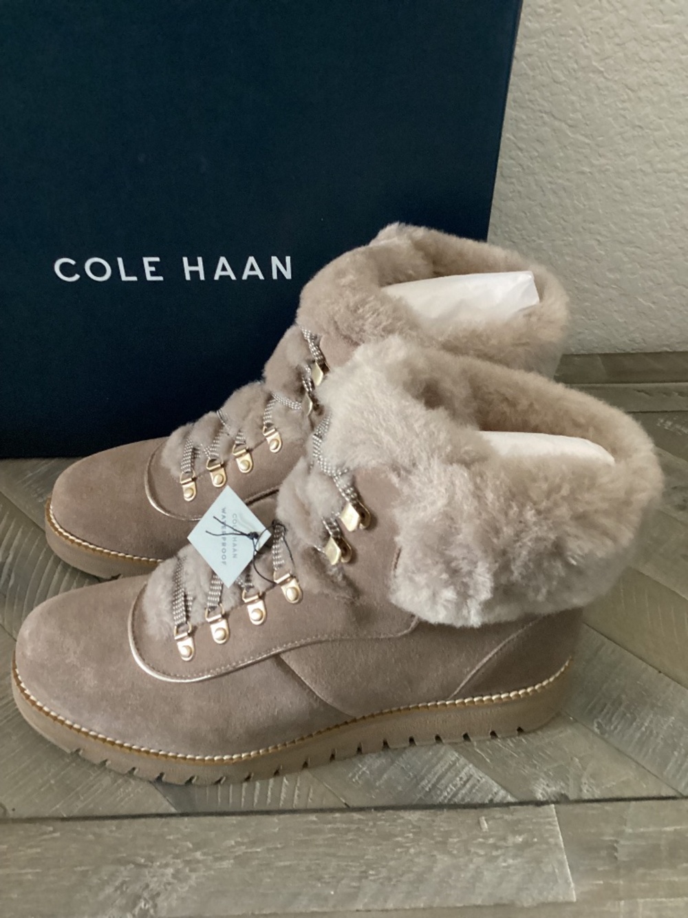 COLE HAAN ZeroGrand Explore Upstate Waterproof Genuine Shearling Hiking, size 10